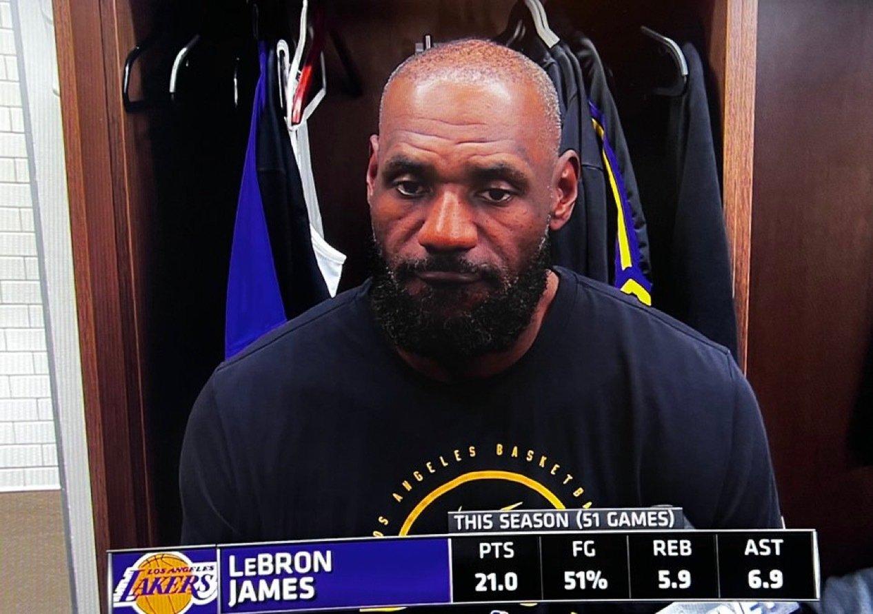 今天赛后看采访，詹姆斯真老了。本赛季只有场均21分，上赛季还24得分，再往上