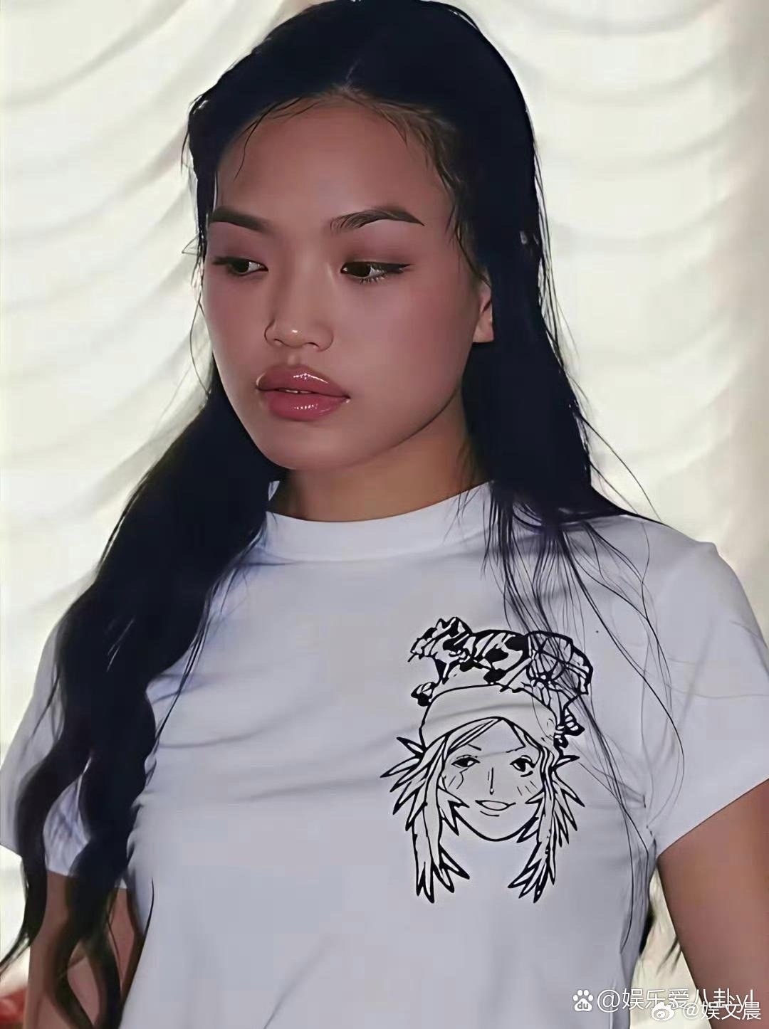 舒淇早期的嘟嘟唇也太有辨识度了，饱满又娇俏，自带原生少女感，一眼就能记住。