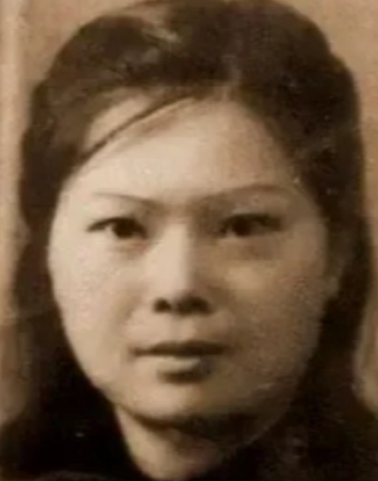 1942年，陈独秀在江津病逝。临终前，他紧握妻子潘兰珍的手叮嘱：“其一，你务求生