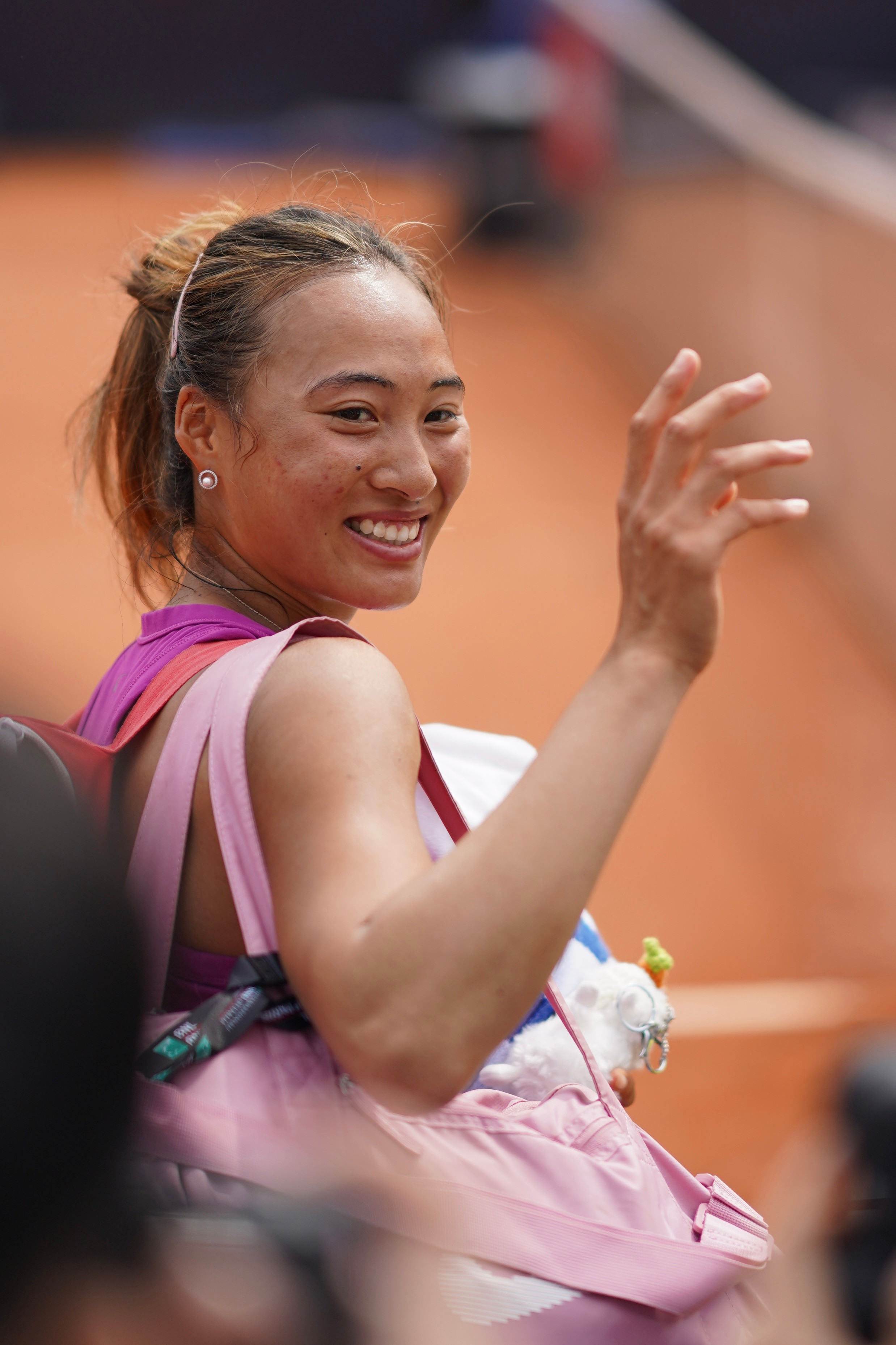 过去12个月网坛收入郑钦文第6体育媒体Sportico公布了过去12个月收入最