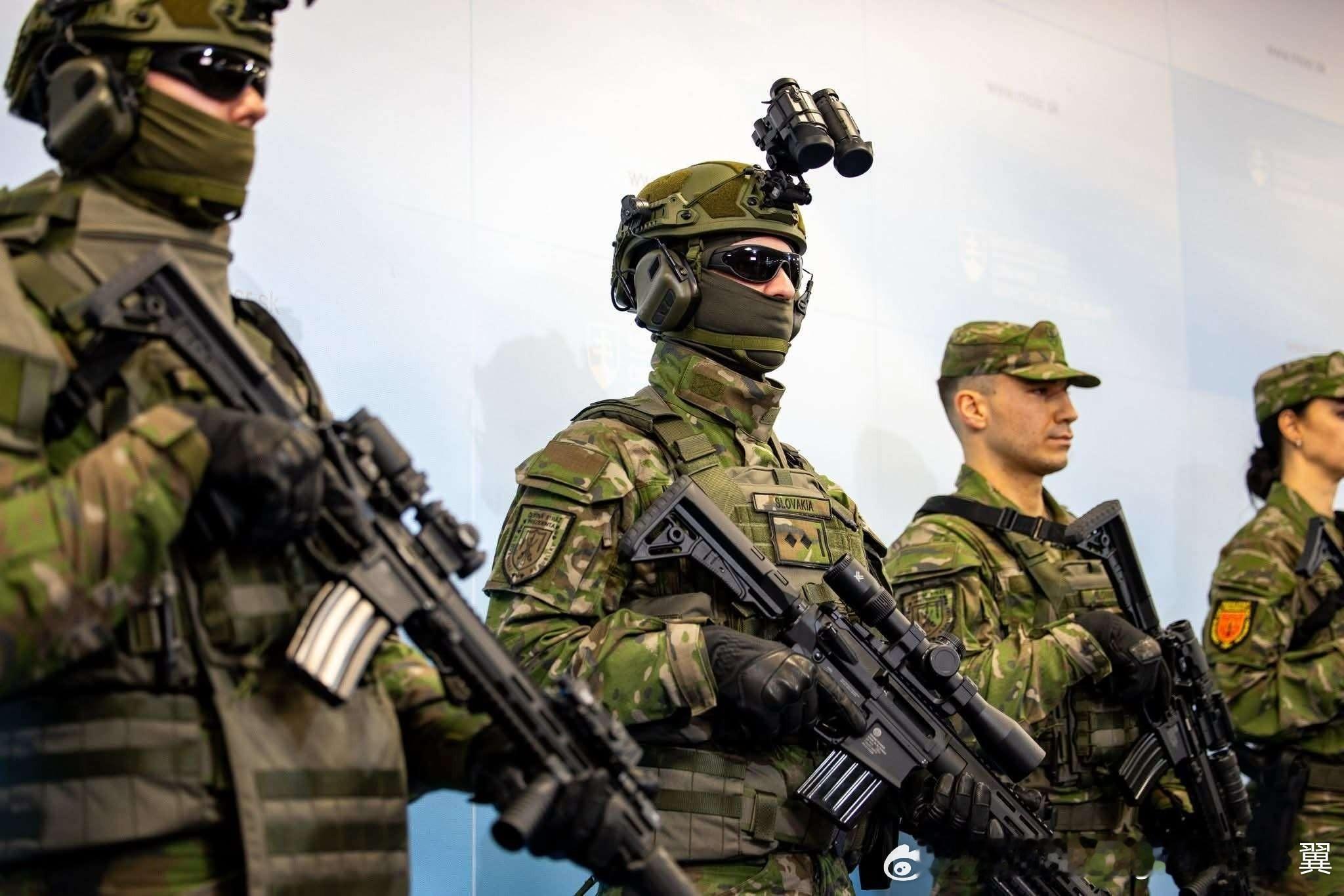 斯洛伐克武装部队展示了采用全新迷彩图案的新制服、新个人装备和由斯洛伐克GRAND