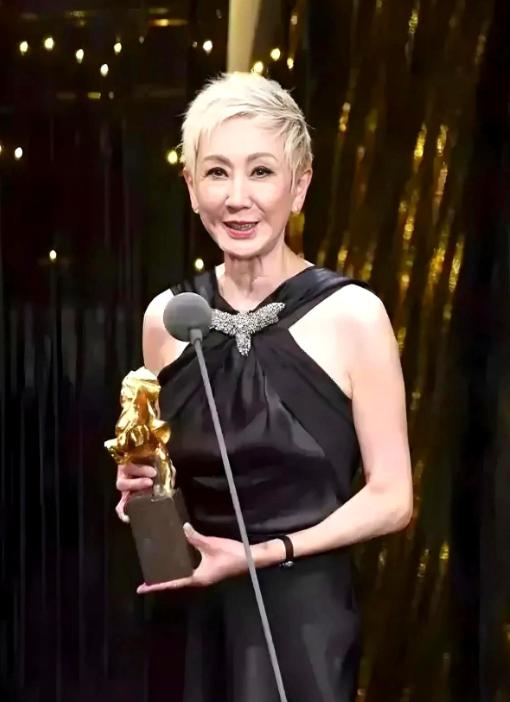 香港影坛有个女人，叫施南生。她陪了徐克36年，帮他扛起一个电影帝国，两人约定终身