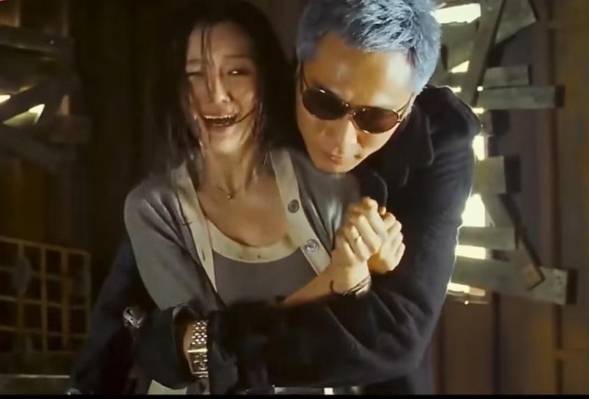 不得不说，大S的演技是真的很不错。她在戏里被反派刘烨绑架时，那种紧张、害怕、恐惧