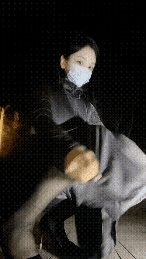 她干啥了，没看出来[无奈吐舌]