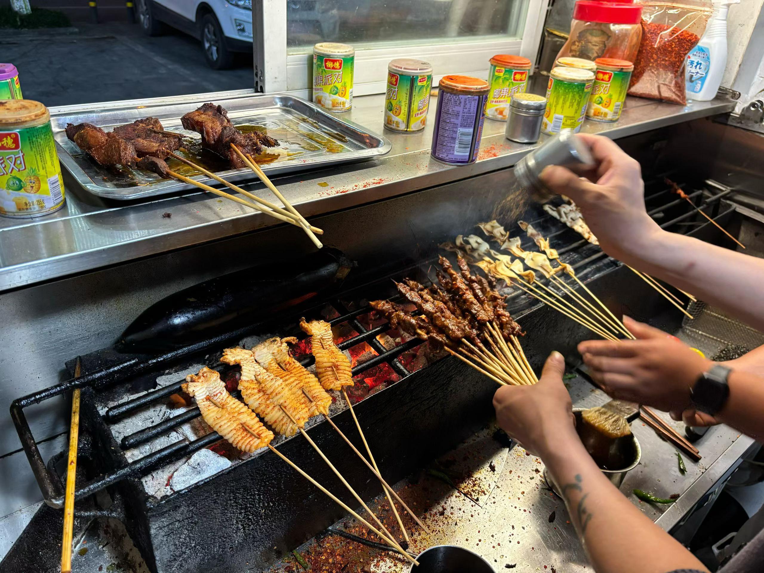 吃顿顶级烧烤三好产品：食材好、烤功好、调味好。