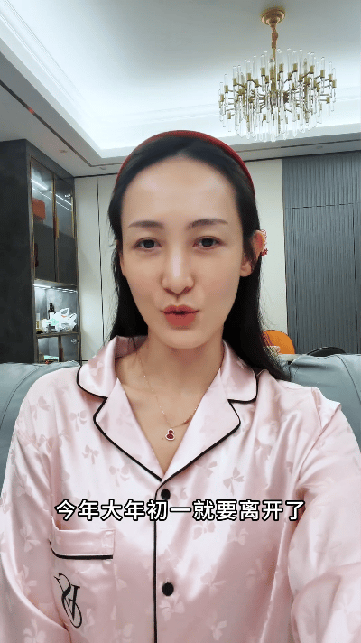 王皓媳妇透露王皓大年初一就会出发去新加坡，也就是说莎莎楚钦他们会在初一出发。