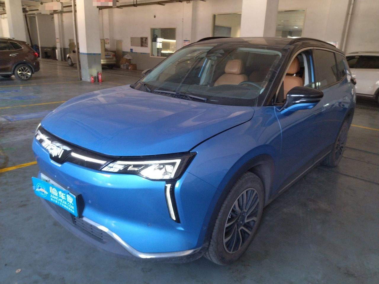 花5万买台前途渺茫的威马，大哥是哪里想不开？前两天帮粉丝大哥验了一台威马W6，