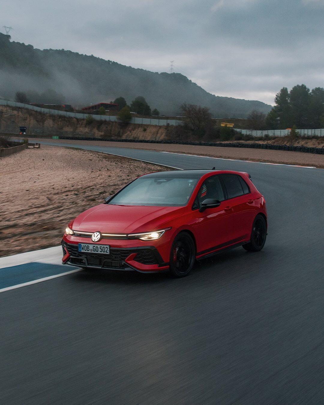 史上最强量产高尔夫GTI！近日大众发布了高尔夫GTIEDITION50周年纪