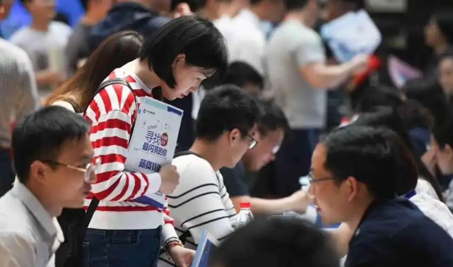 东南亚人口拐卖，盯上了刚毕业的大学生！ 这两年东南亚那帮搞电诈和人口贩运的团
