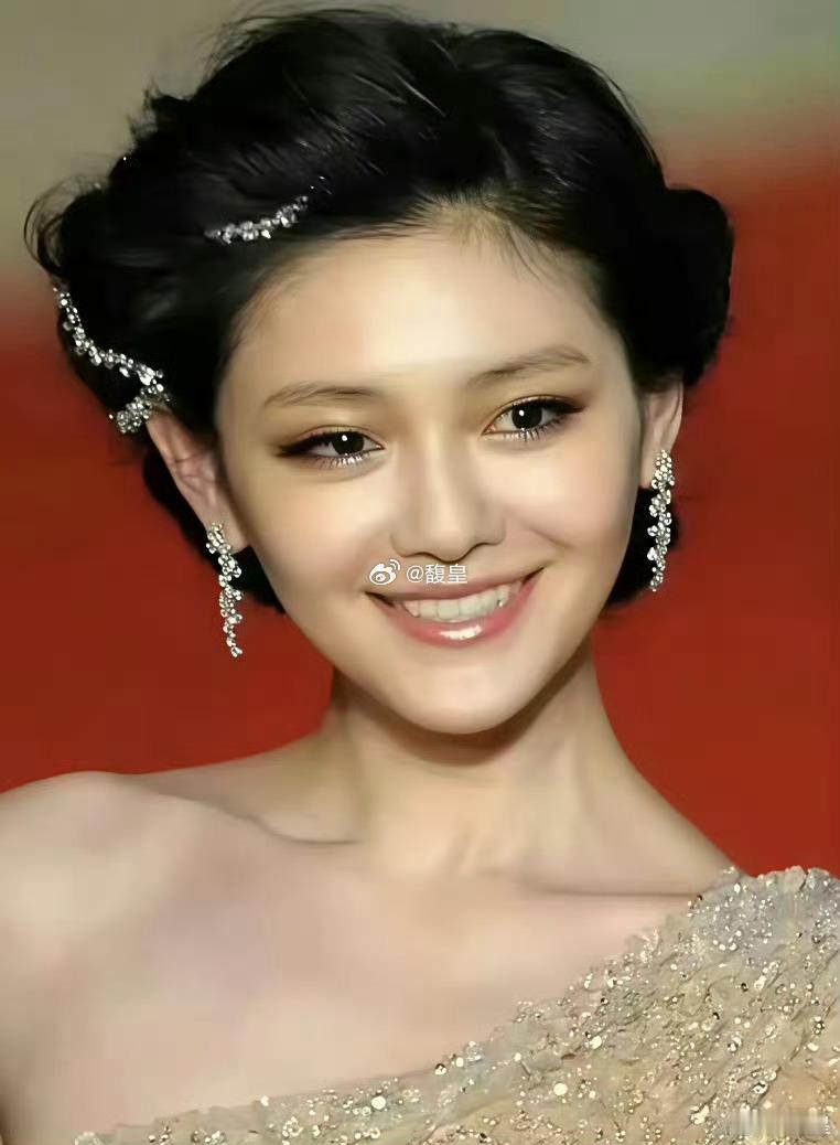大S十多年前把珠宝当发饰，这审美也太超前了，现在看也很美。