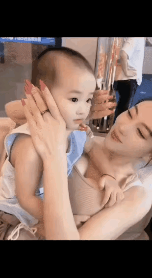 孩子正是皮的时候[doge]