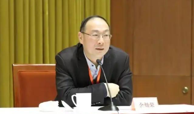 金灿荣曾说：“中国如果当着全世界面把美国揍一顿，就算没打死，美国一把手位置也没了