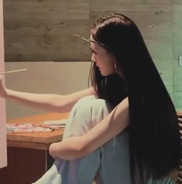 小S助力女儿Lily画展，星二代又美又全能