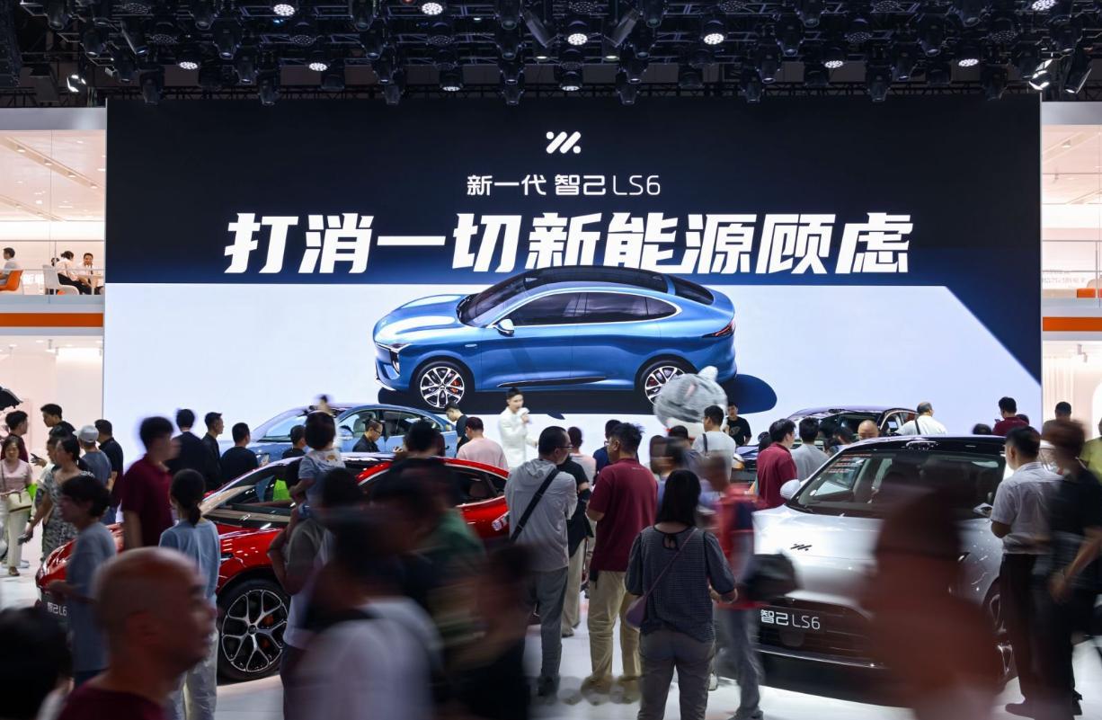 聊聊新一代智己LS6的超级增程的核心特点：66度超大电池、450Km纯电续航、1