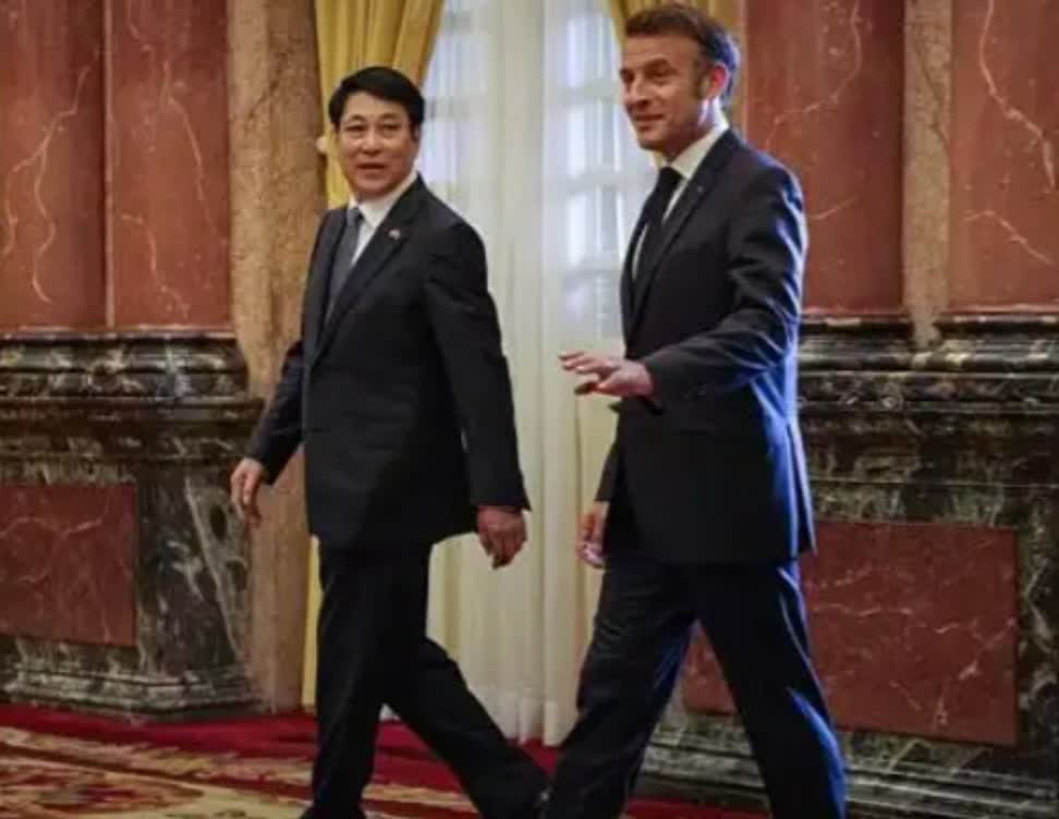 最近国际局势又开始“整活”了，一场围绕越南的“拉扯大戏”正在上演！一边是美国疯狂