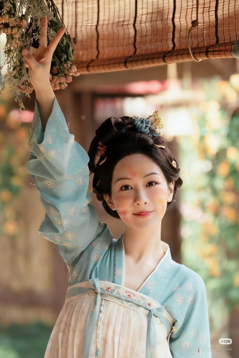 洽洽瓜子的和运营估计坐不住了！他怎么也没想到，自己的微博文利用黑梗文化，我们