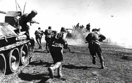 1939年5月初，几个蒙古牧民放牧越界，遭到了日本军队的射杀，对此苏军边防军大感