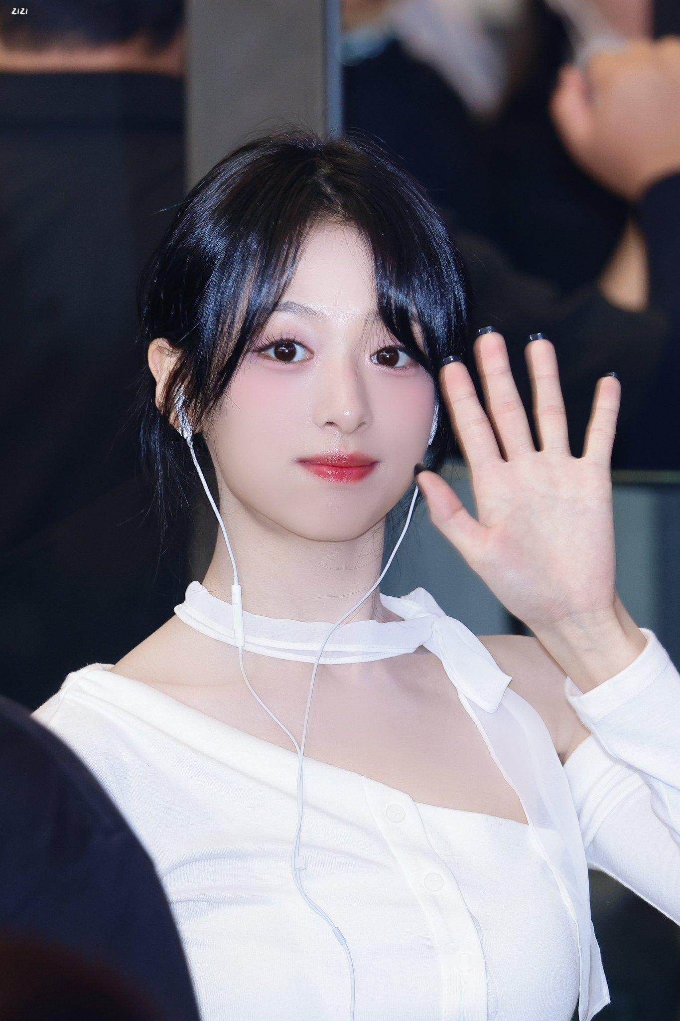 🤍⛅️*郑雅贤Ahyeon​​​