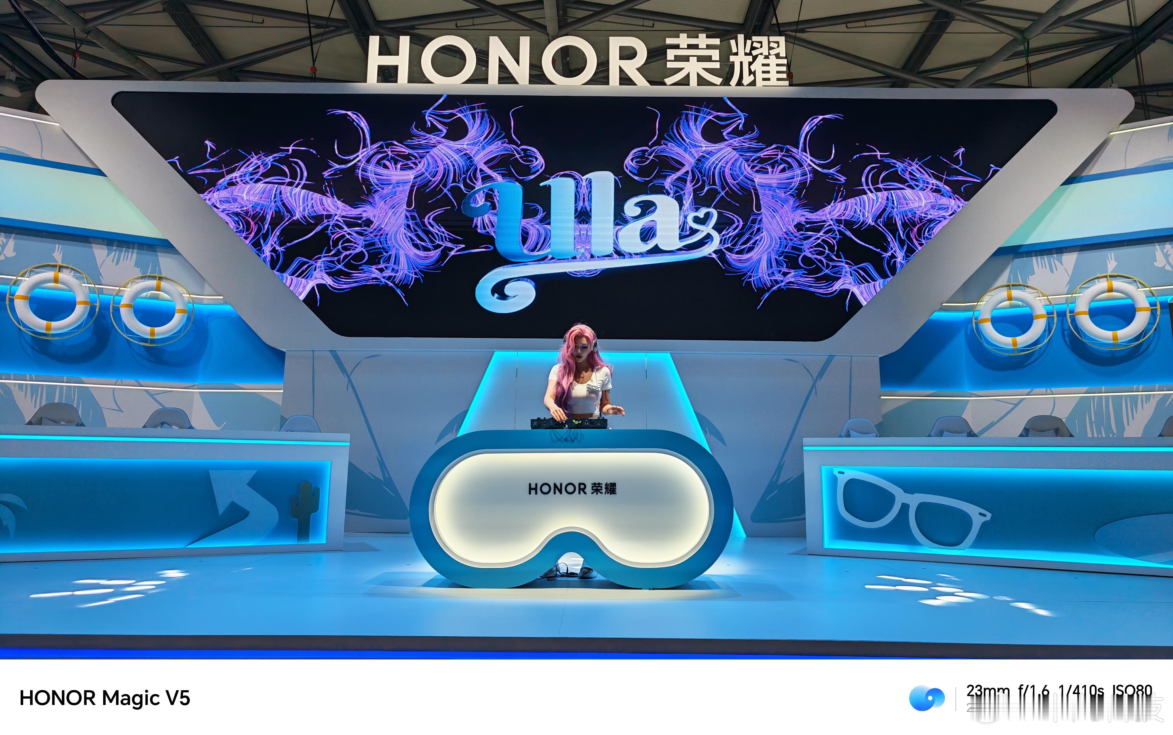 牛丸科技带你逛2025ChinaJoy｜荣耀手机今年ChinaJoy荣耀展台很