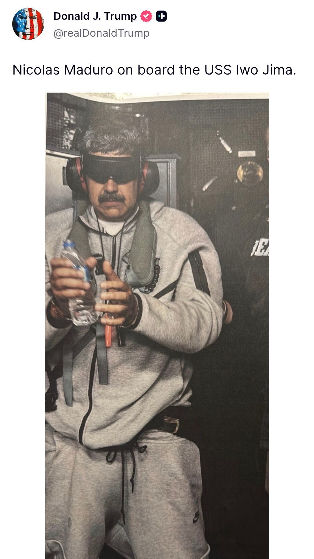 特朗普发了马杜罗被抓到了硫磺岛号的照片先睡了，这人老不出来