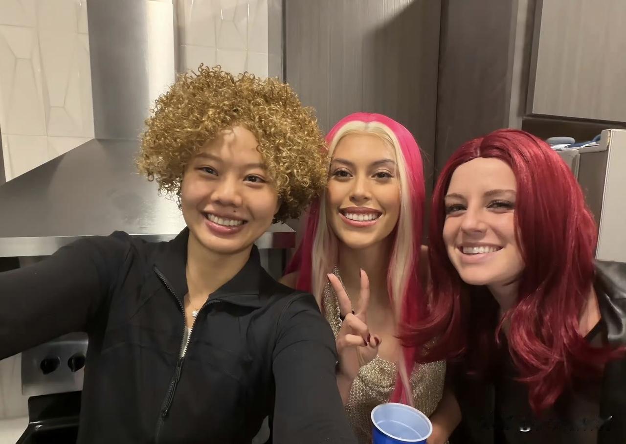 龚翔宇这新发型确实让我感到震撼[捂脸哭][捂脸哭]新发型有点美国味了，逐渐融入到了美