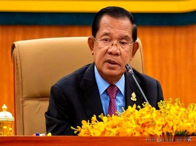 柬埔寨参议院主席洪森今天上午发出最新警告，泰国必须在24小时内全面重新开放与柬埔