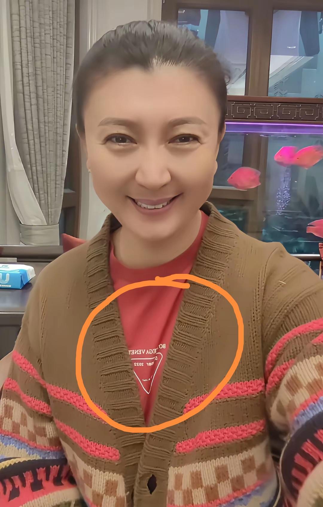 在2026年的第一天，闫学晶老师发了一个视频，她祝愿大家都身体健康，事业有成，龙