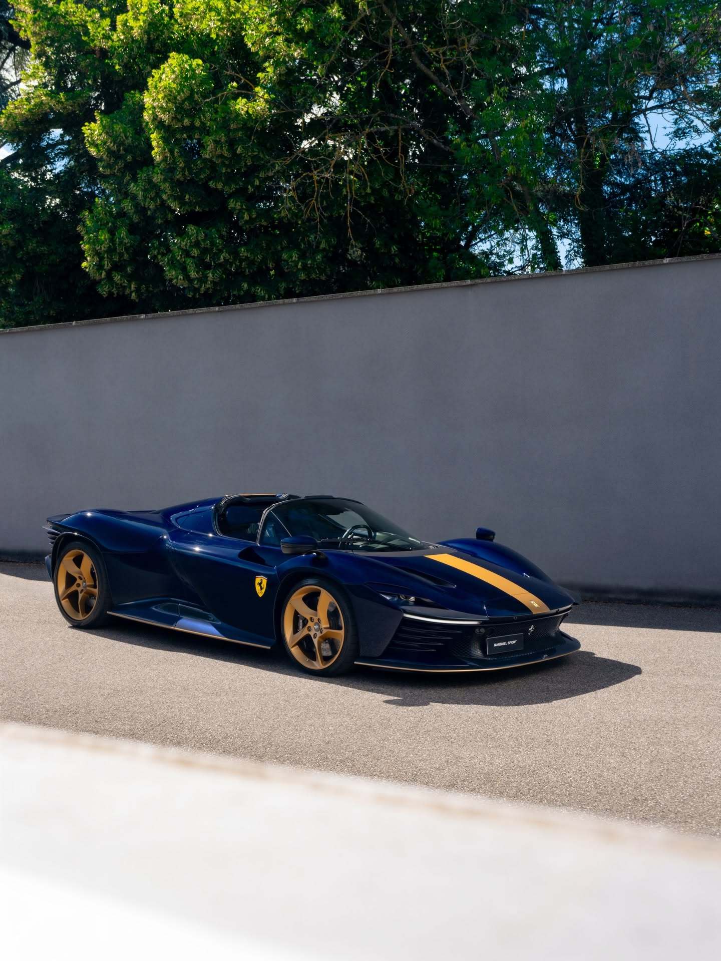 FerrariDaytonaSP3法拉利蓝碳太合我意了！极致梦幻！法拉利的