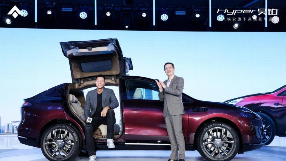 中大型SUV!充电一刻钟能跑900里,仅售17万多,还要啥小米YU7?