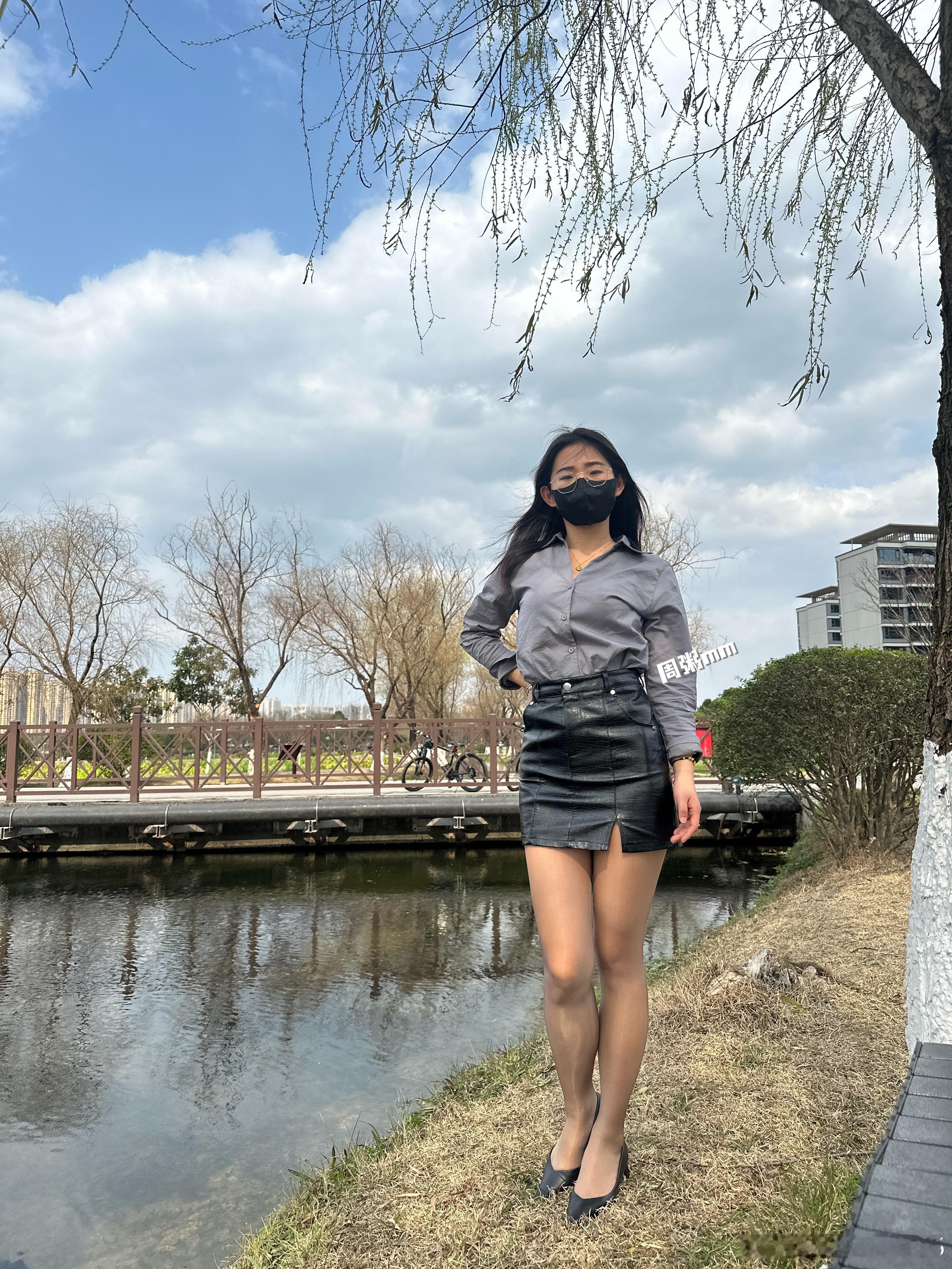 又热又晒