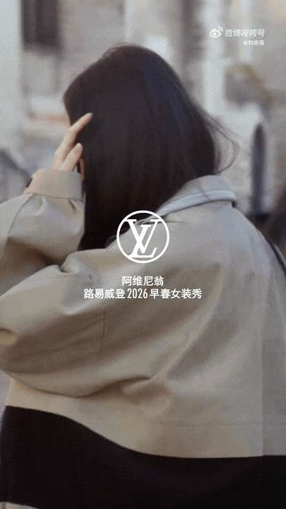 大家感觉刘亦菲是怎么被内娱吹成神颜的？