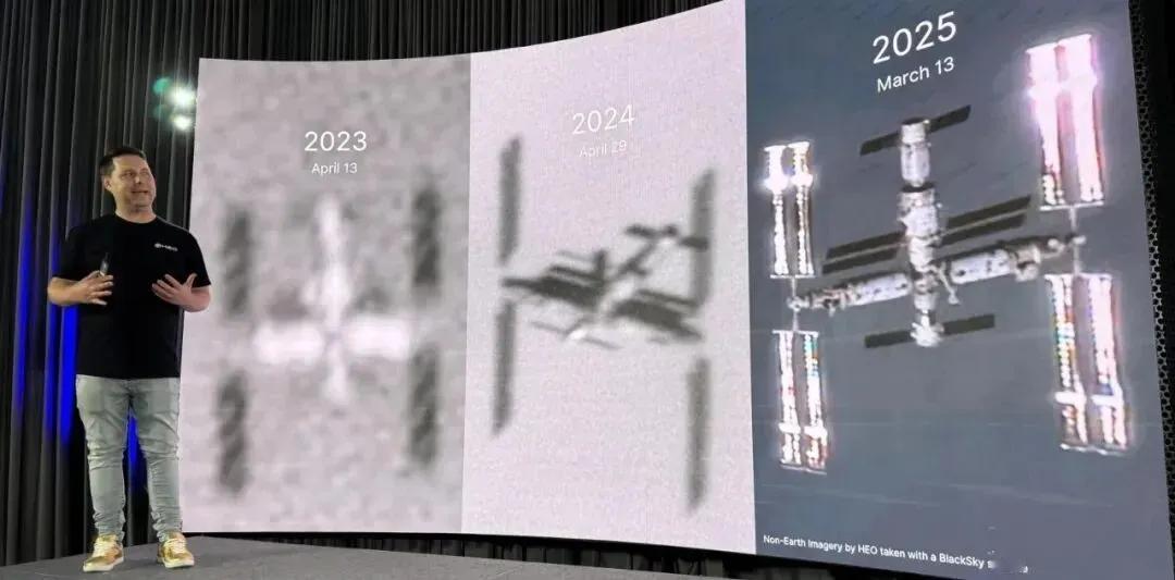好家伙，这哪是简单拍照，这简直就是在打西方的脸！图1是西方卫星在太空拍摄的中