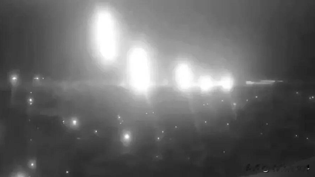 太厉害了！俄“榛树”导弹一分钟夷平乌关键军工巨企白俄罗斯总统亚历山大·卢卡申