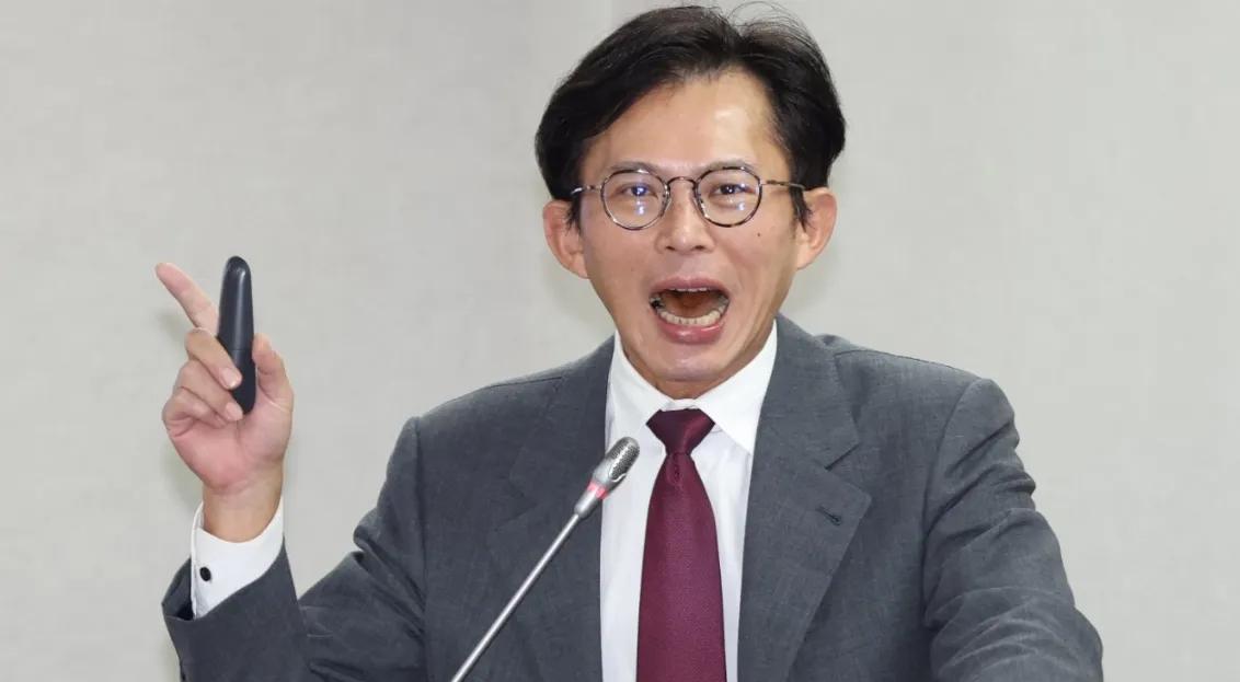 绿媒周刊今日称，检调近日极可能首度约谈凯思国际负责人李丽娟，一旦遭突破心防，黄国