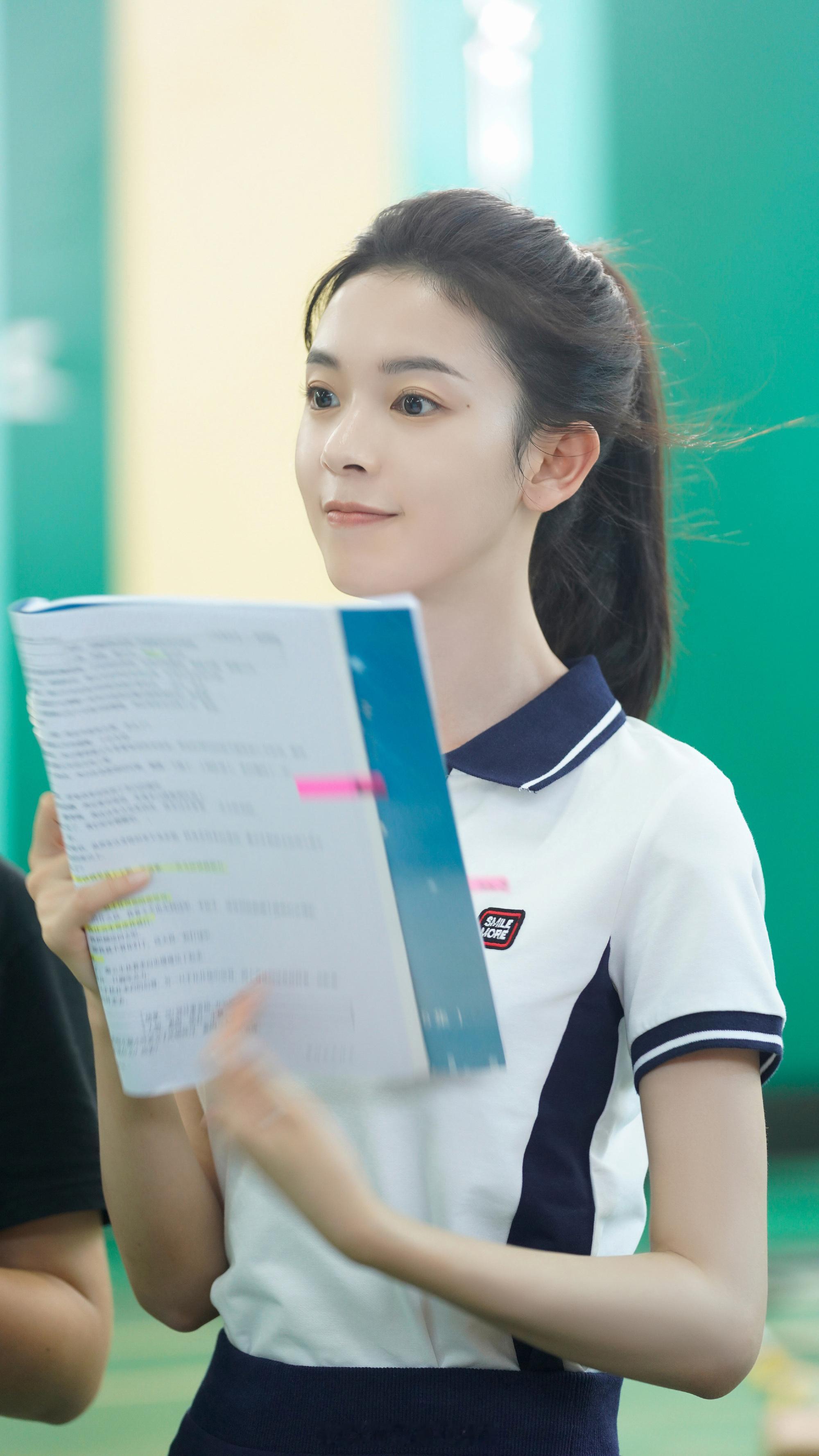 陈瑶活力满满青春洋溢