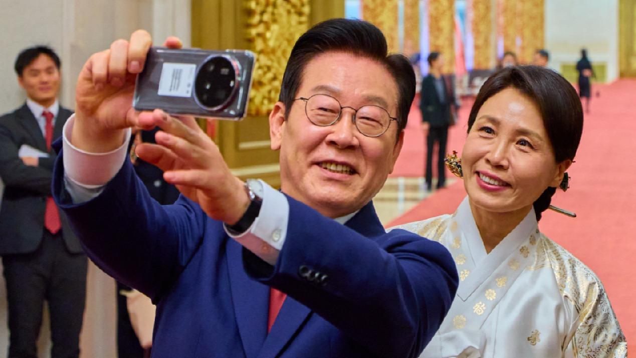 之前韩国部分极端势力炒作反华议题，在韩华人连说中文都小心翼翼，年轻人互有偏见，确