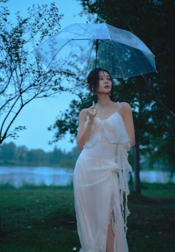 李一桐释出一组写真大片​​​