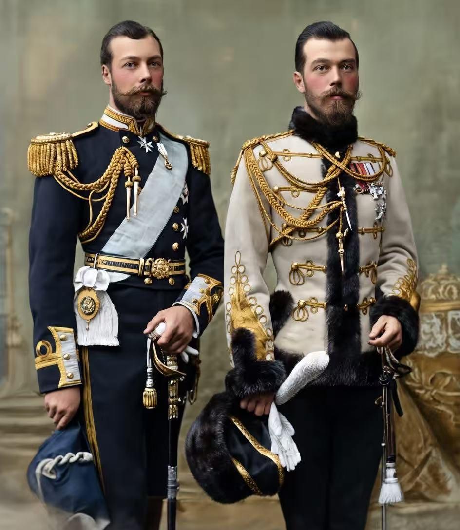 末代沙皇尼古拉二世与其表兄弟历史合影！‌英国国王乔治五世与俄国沙皇尼古拉二世