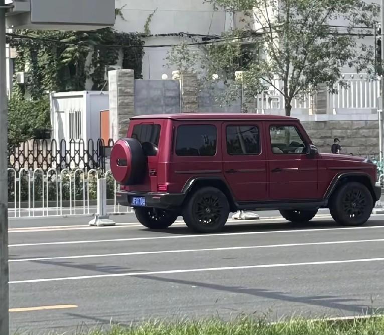 任女士上辈子一定是拯救了银河系！还有好朋友“王妈妈”接送，楚钦这是太幸福了！[