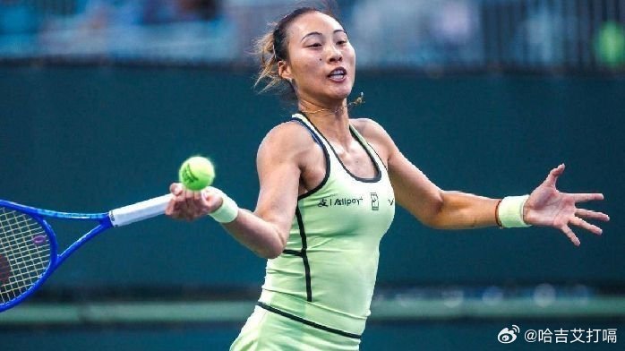 凤凰新闻【WTA爆大冷！大满贯冠军1-6惨败，中国金花1胜2负，郑钦文迎双教练】