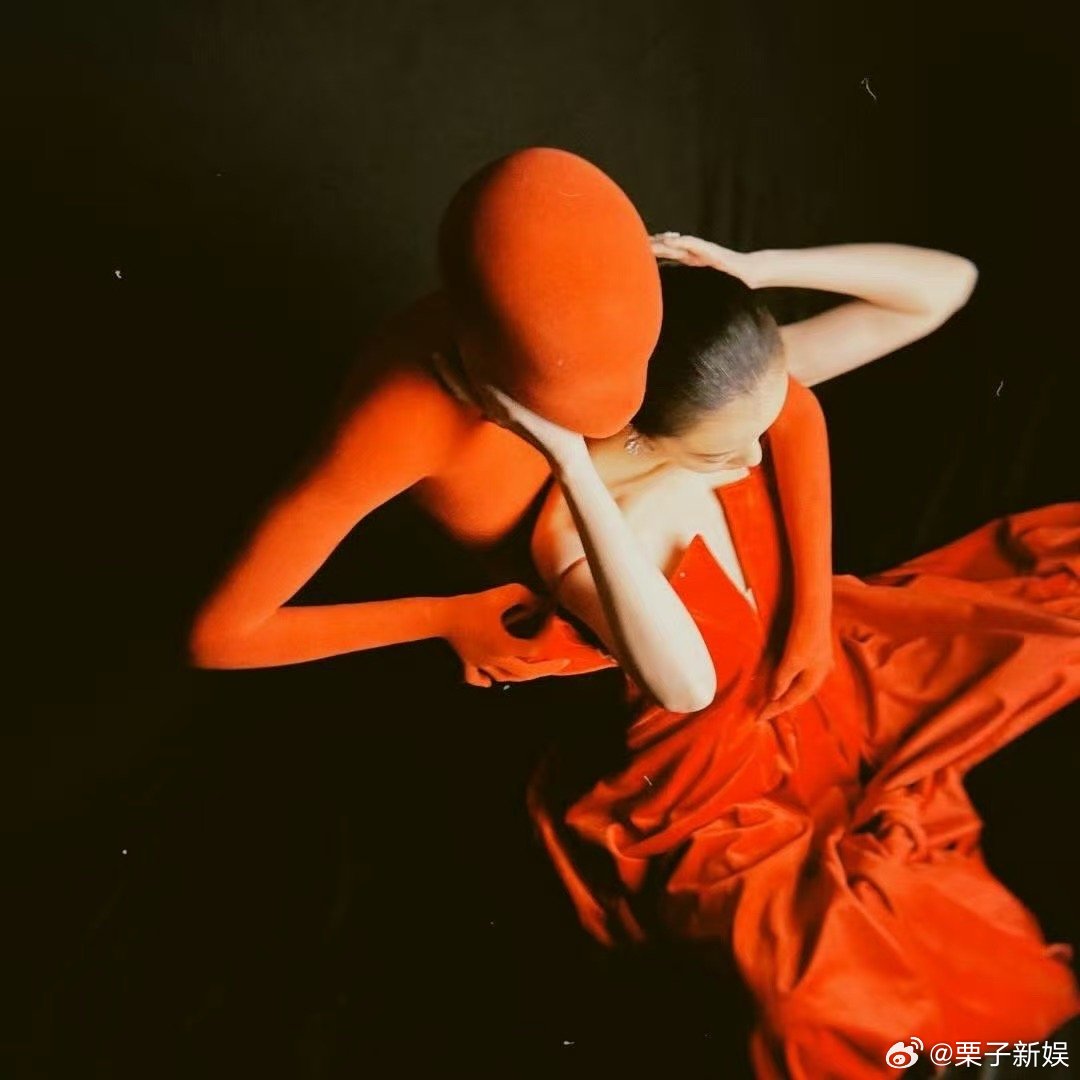 倪妮火热红裙倪妮W盛典第二套倪妮W盛典第二套好美，[大笑][大笑]​​​