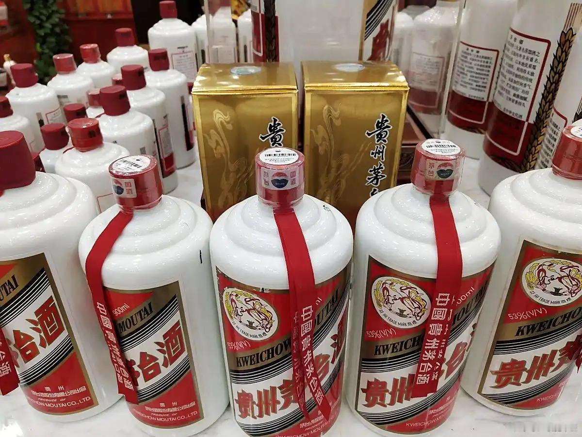 “该不该支持打假？”新疆乌鲁木齐，一男子花5400元，购买了两瓶飞天茅台宴请朋友