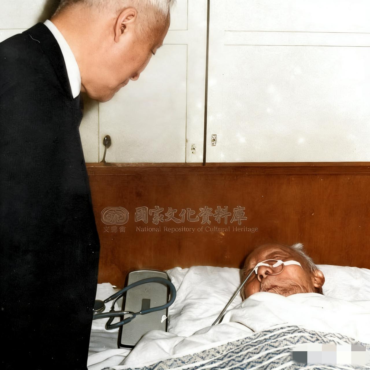 1961年，陈立夫从美国赶回家中，只为见病危的父亲陈其业最后一面，这张罕见的合影