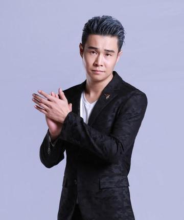 发现没小沈阳这个人你可以说他喜欢耍大牌你也可以说他唱歌不好听但必须要承认