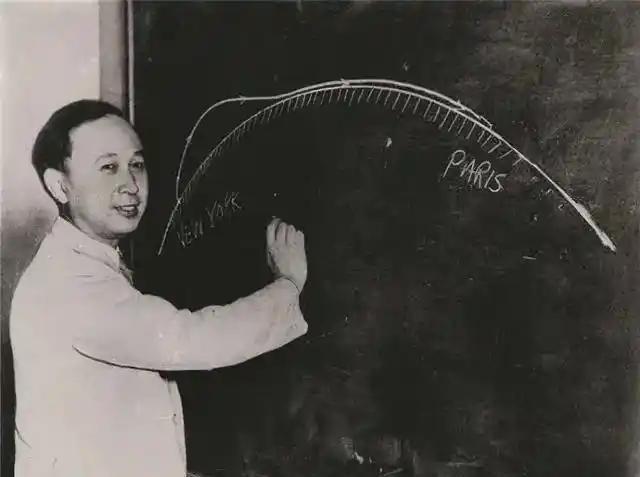 钱学森回国后，即投身新中国科学事业，受命在中国科学院主导筹建力学研究所。一次，时