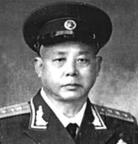 老红军要见毛主席，警卫员拦住他，他写信给主席，加了两字：土佬“1953年深秋的