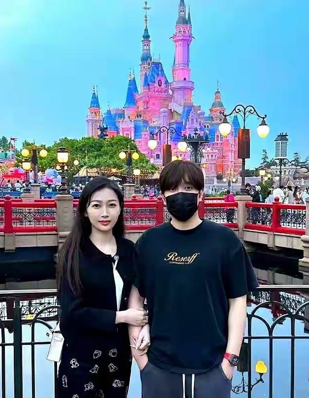 “我出去了，江梦瑶万一要是问你，你就说我睡着了……”白冰出轨聊天记录曝光，更可气