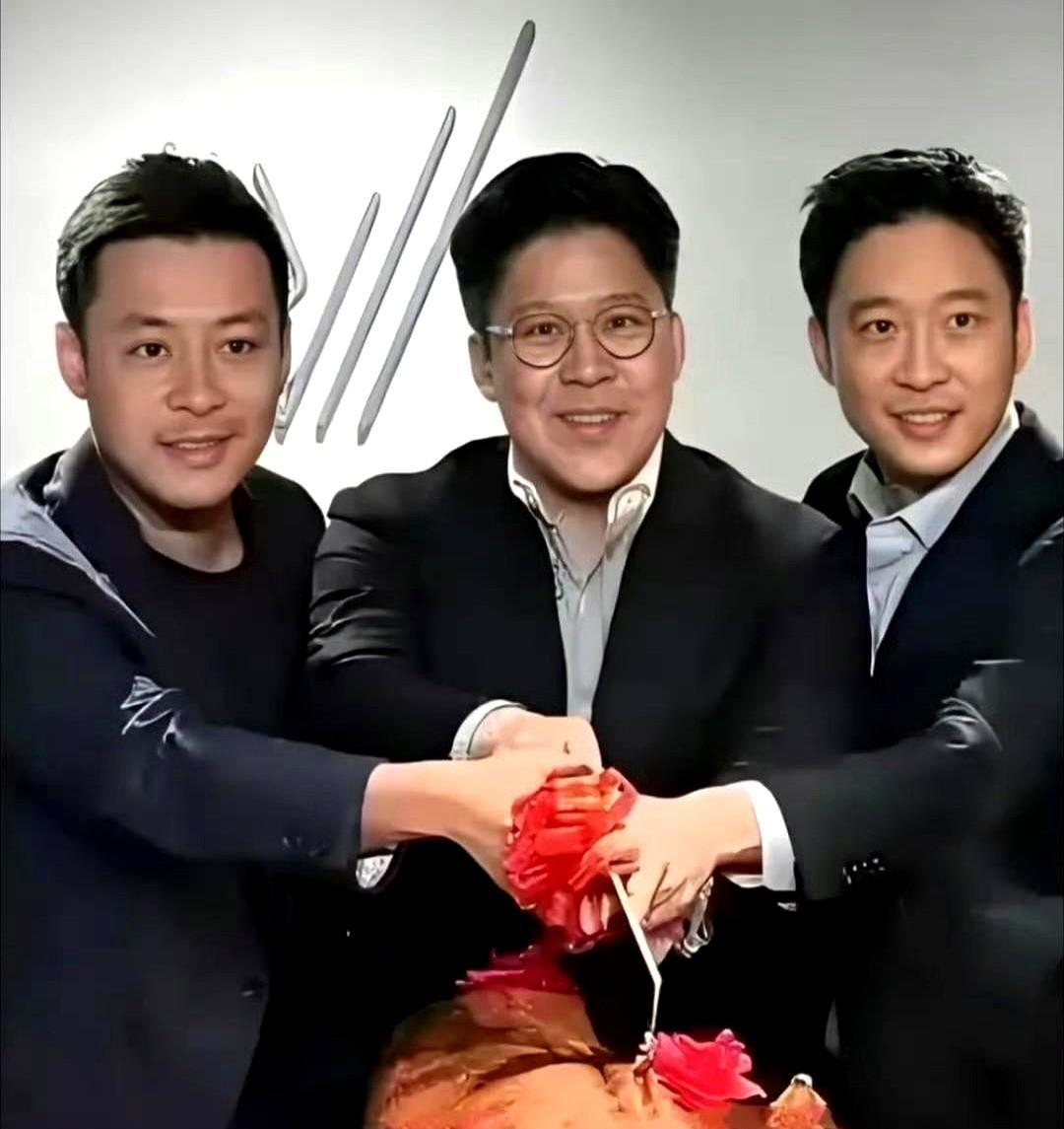 霍震霆当年砸千万把港姐冠军朱玲玲娶进门，排面拉满，结果27年后还是离了。媳妇漂