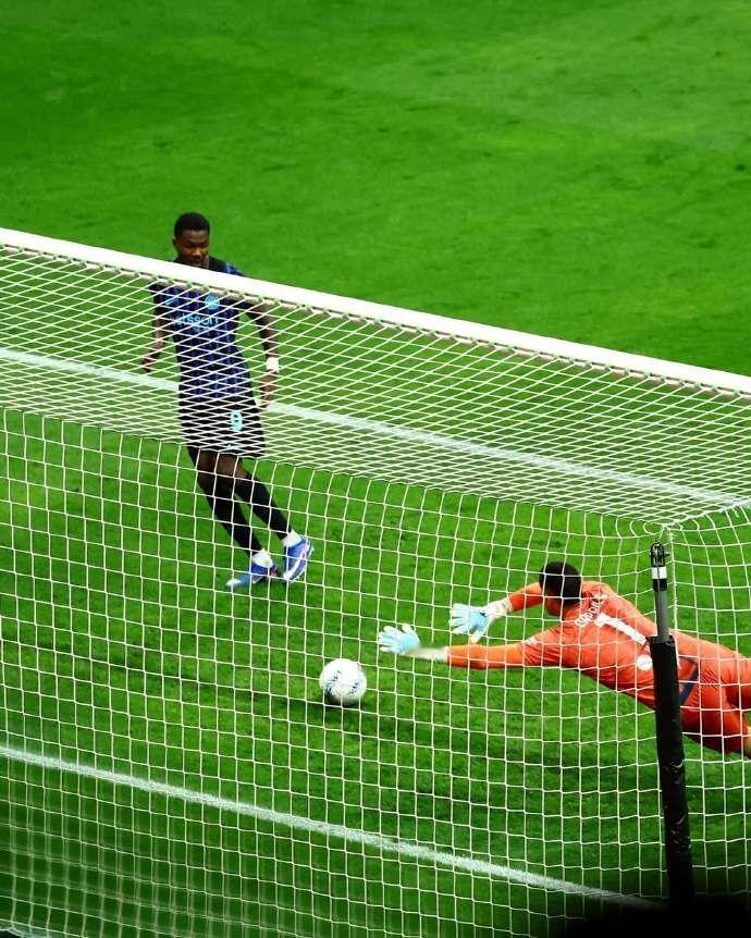 虽然进球非常简单，但如果不是和迪马尔科密切联动，并跑到该跑的合适的位置，那这个球