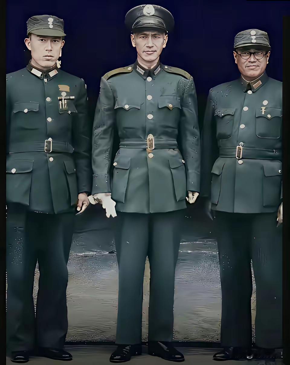 看了好几遍，这不像是剧照，可能是真实的照片。